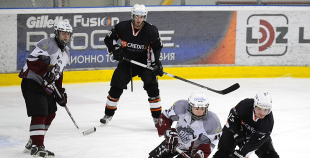 "SMScredit.lv" "bullīšos" apspēlē HK "Rīga-95"