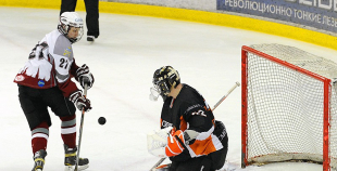 "SMScredit.lv" "bullīšos" apspēlē HK "Rīga-95"