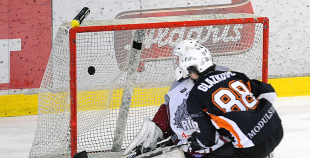 "SMScredit.lv" "bullīšos" apspēlē HK "Rīga-95"