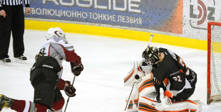 "SMScredit.lv" "bullīšos" apspēlē HK "Rīga-95"