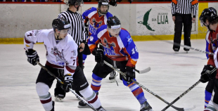 HK "Juniors" uzvar  bullīšos un tiek tālāk