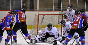 HK "Juniors" uzvar  bullīšos un tiek tālāk