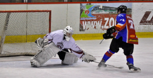HK "Juniors" uzvar  bullīšos un tiek tālāk