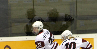 Latvijas sieviešu hokeja izlase izcīna otro uzvaru PČ pirmajā divīzijā