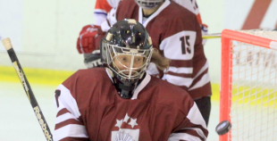 Latvijas sieviešu hokeja izlase piedzīvo sāpīgu zaudējumu pasaules čempionātā