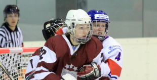 Latvijas sieviešu hokeja izlase piedzīvo sāpīgu zaudējumu pasaules čempionātā