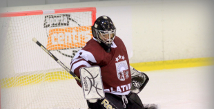 Latvijas sieviešu hokeja izlase piedzīvo sāpīgu zaudējumu pasaules čempionātā