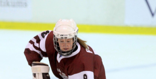 Latvijas sieviešu hokeja izlase piedzīvo sāpīgu zaudējumu pasaules čempionātā