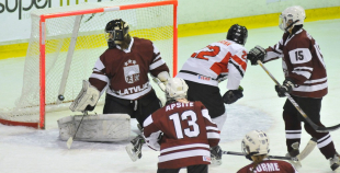 Hokejistēm zaudējums  jeb paliksim kur bijām