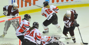 Hokejistēm zaudējums  jeb paliksim kur bijām