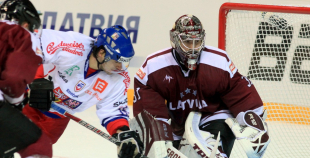 Latvijas izlase izglābjas pamatlaikā, tomēr zaudē "bullīšos"
