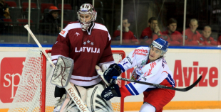 Čehi uzvar arī otrajā spēlē