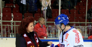 Čehi uzvar arī otrajā spēlē