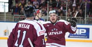 Latvijas hokeja izlase uzveic Krieviju