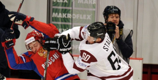 Latvija  piekāpjas Krievijai