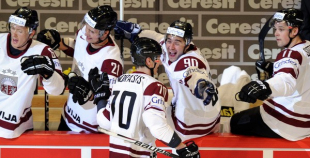 Latvija  piekāpjas Krievijai