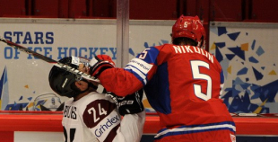 Latvija  piekāpjas Krievijai