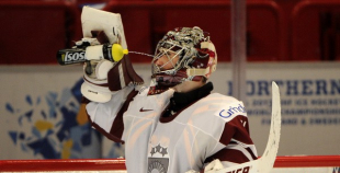 Latvija  piekāpjas Krievijai