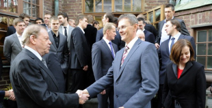 Hokejisti pieņemšanā Latvijas vēstniecībā Stokholmā