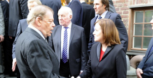 Hokejisti pieņemšanā Latvijas vēstniecībā Stokholmā