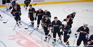 "SMScredit.lv" izcīna uzvaru pār HK "Juniors"