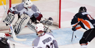 "Kreditori" pārliecinoši apspēlē jaunos SK "Rīga96" hokejistus