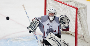 "Kreditori" pārliecinoši apspēlē jaunos SK "Rīga96" hokejistus