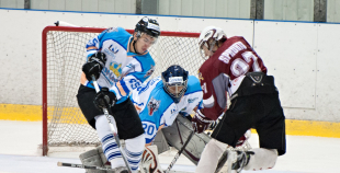 "Ozolnieki/Monarch" viesos ar 5:0 uzvar "Rīga 96" hokejistus.