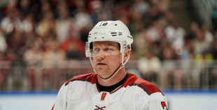 Hokeja leģendu spēles pamatlaiks noslēdzas ar draudzīgu neizšķirtu