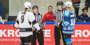 Vakar tika aizvadīta pirmā "Optibet" Baltijas sieviešu hokeja čempionāta spēle starp SHK "Laima" un "L&L Hope"
