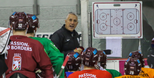 Piektdienas treniņā izlases rindas papildina vairāki līderi