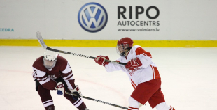Latvijas hokejistes ar zaudējumu sāk olimpisko kvalifikācijas turnīru