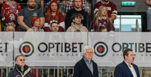 Hokeja leģendu spēles pamatlaiks noslēdzas ar draudzīgu neizšķirtu