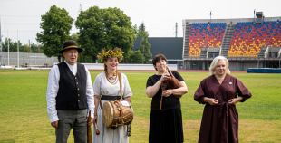 Latvijas hokeja izlase saņem solītās biļetes uz Dziesmu un Deju svētkiem