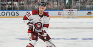 Hokeja leģendu spēles pamatlaiks noslēdzas ar draudzīgu neizšķirtu