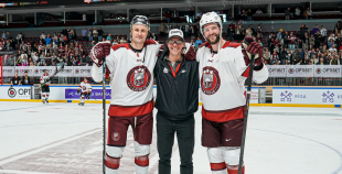 Hokeja leģendu spēles pamatlaiks noslēdzas ar draudzīgu neizšķirtu