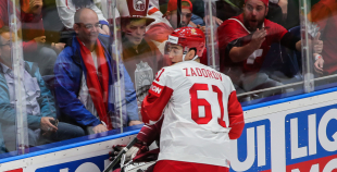 Latvijas hokeja izlase sīvā cīņā atzīst Krievijas valstsvienības pārākumu 