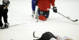 Hokeja izlases pēdējais treniņš pirms došanās uz Franciju