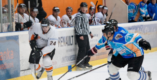 "SMScredit.lv" uzvar "Ozolnieki/MONARCH" un iegūst kausu