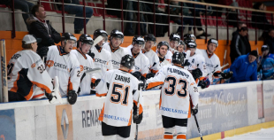 "SMScredit.lv" uzvar "Ozolnieki/MONARCH" un iegūst kausu