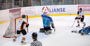 "SMScredit.lv" uzvar "Ozolnieki/MONARCH" un iegūst kausu