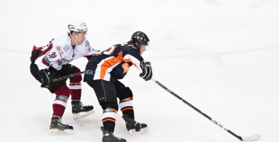 2013 LČ "SMScredit.lv" hokejisti  1. finālspēlē izcīna uzvaru