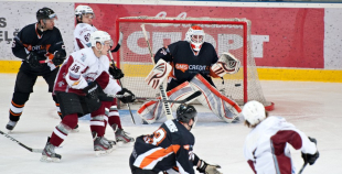 2013 LČ "SMScredit.lv" hokejisti  1. finālspēlē izcīna uzvaru