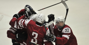 Latvijas U18 hokeja izlase ar 3:4 piekāpjas HK "Rīga"