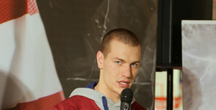 2013 Soču olimpisko hokeja kreklu prezentācija