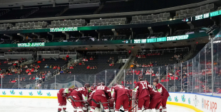 Latvijas U-20 izlase parāda raksturu un liek nodrebēt Kanādai