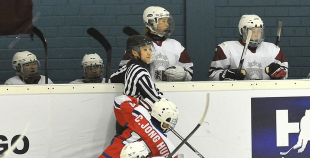 Latvijas hokejistes atgriežas A grupā