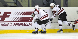 Latvijas hokejistes atgriežas A grupā