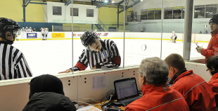 Latvijas hokejistes atgriežas A grupā