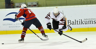 Latvijas hokejistes atgriežas A grupā